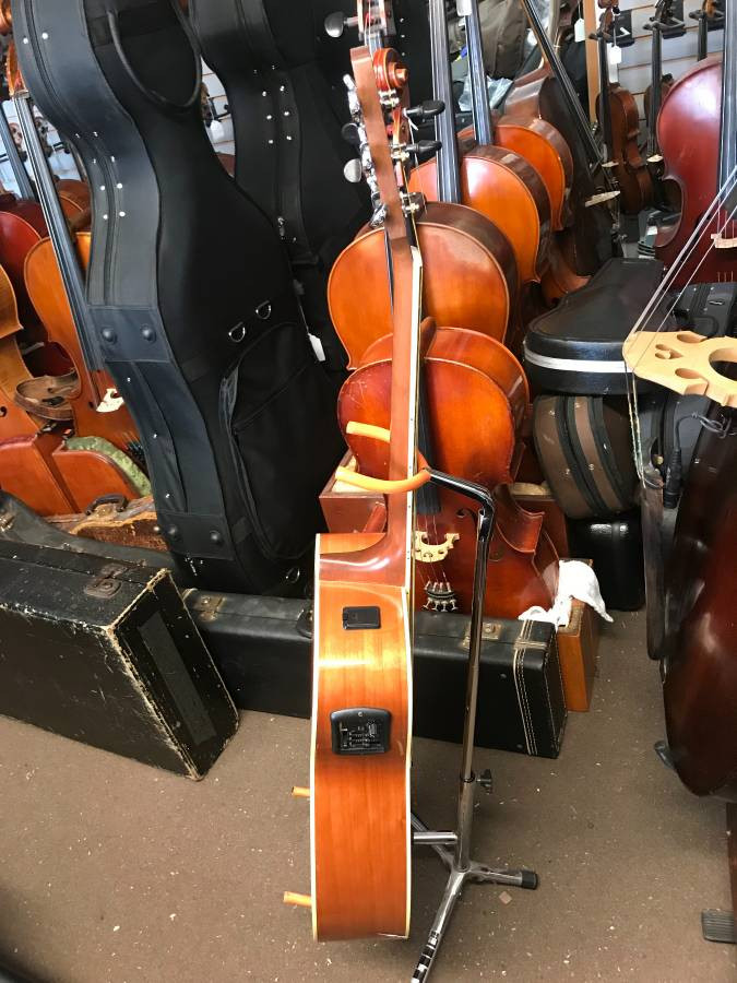 Yamaha FGX720SCA Acoustic /Electric Cutaway Guitar