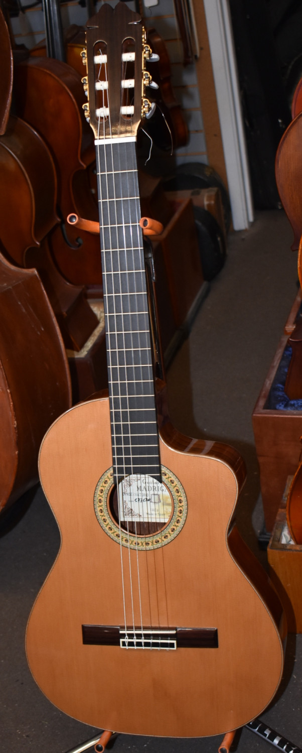 Guitarras Madrigal