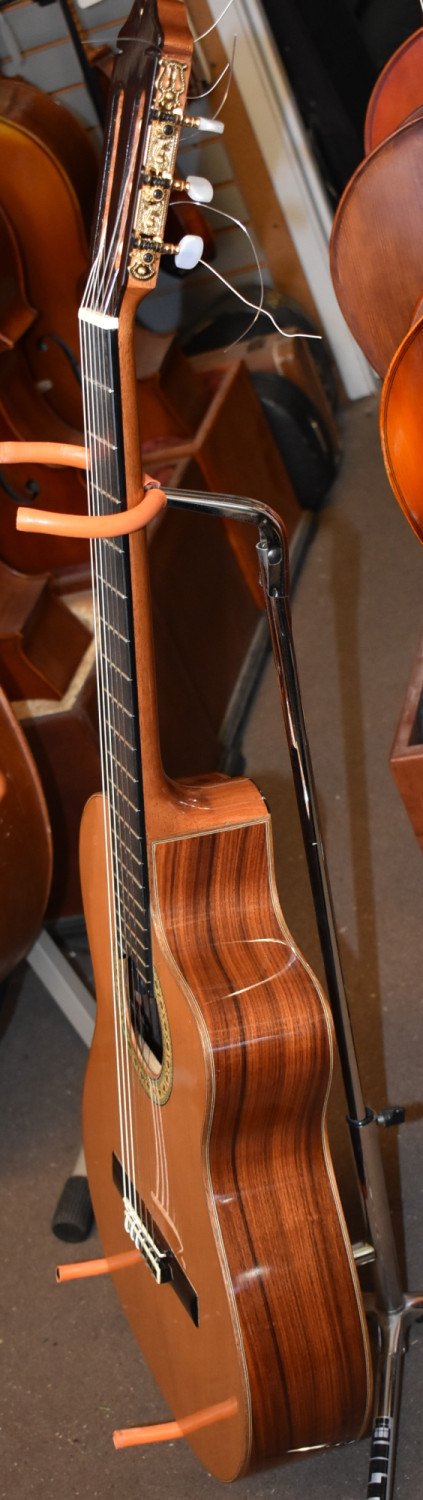 Guitarras Madrigal