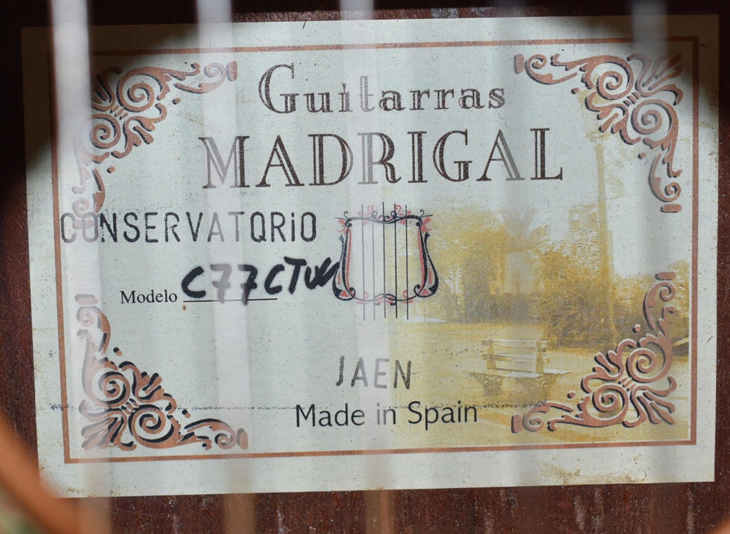 Guitarras Madrigal