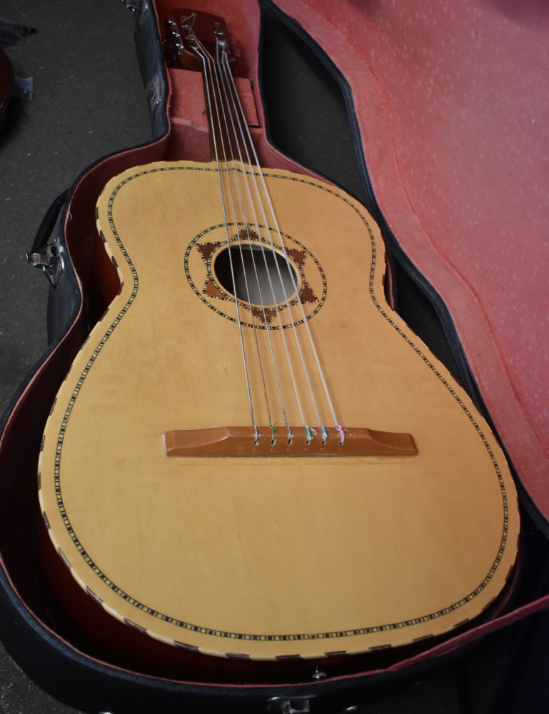 Guitarron